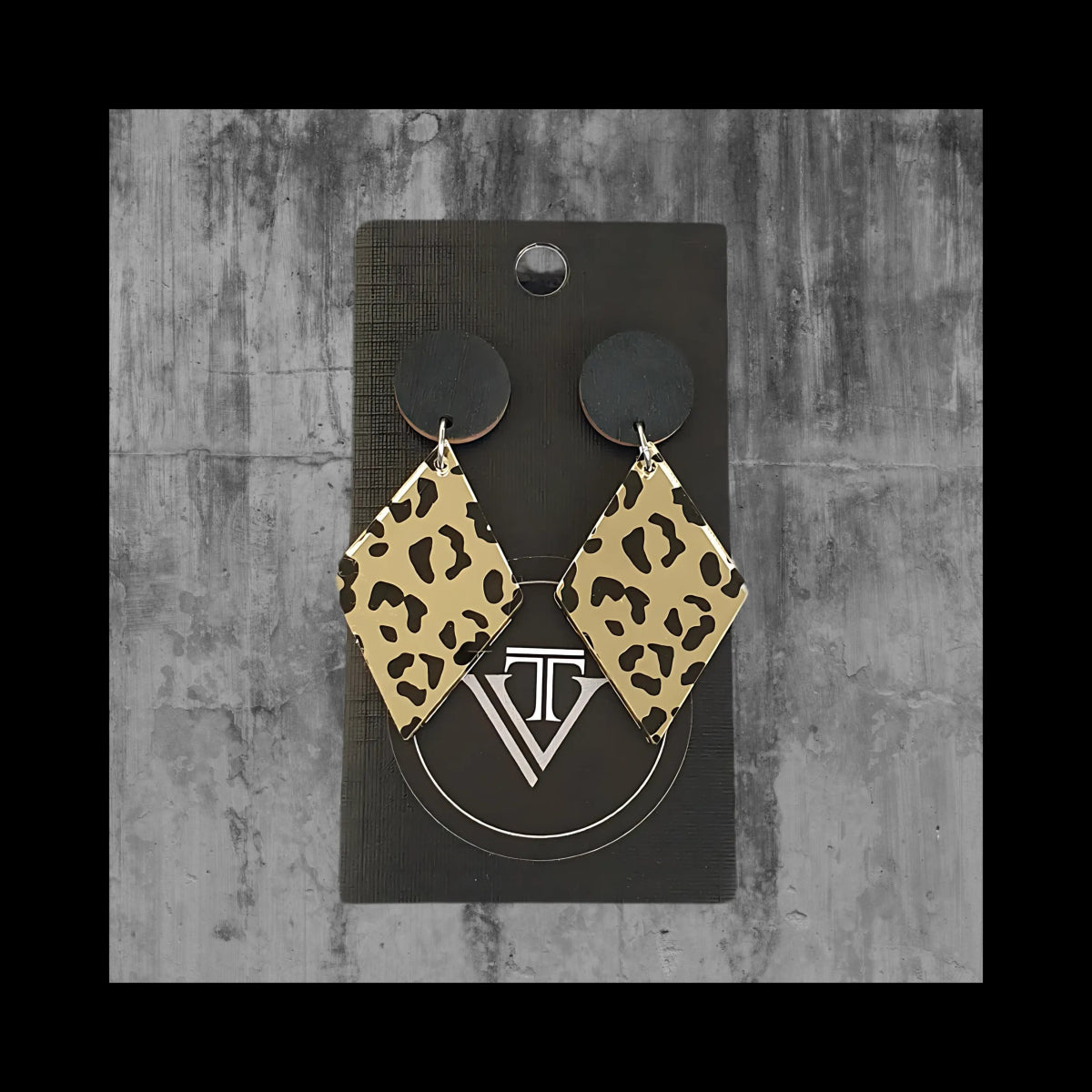 Akryylikorvakorut säihkyvällä leopardikuosilla - TV Creation