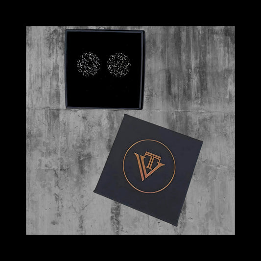 Mustat glitter - nappikorvakorut | Säihkettä ja tyylikästä kontrastia! - TV Creation