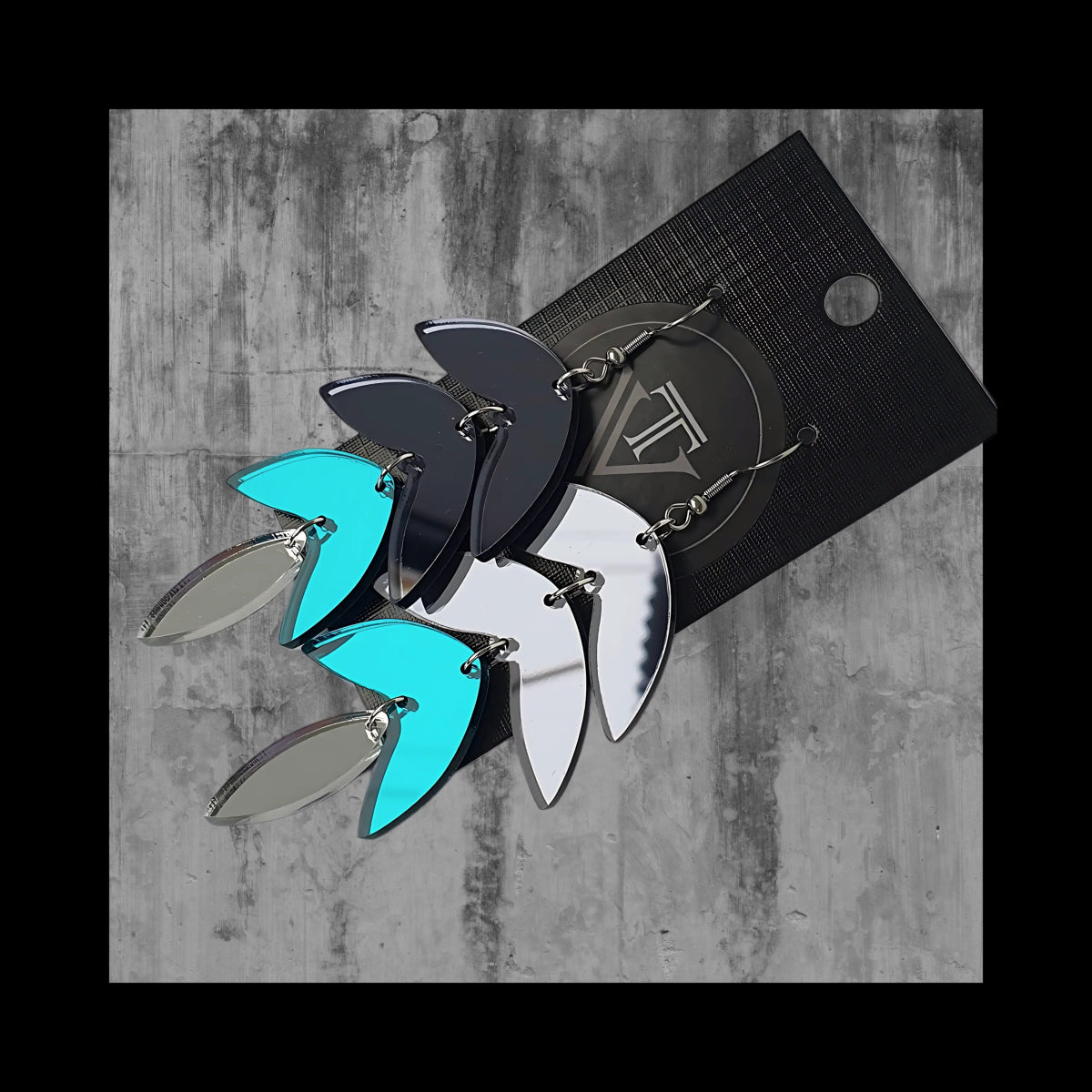 Näyttävät akryylikorvakorut voiman ja mystiikan symbolina - TV Creation