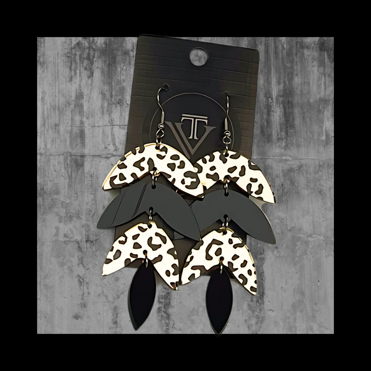 Näyttävät akryylikorvakorut voiman ja mystiikan symbolina - TV Creation